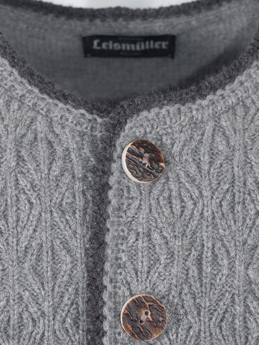 hausg'macht Strickweste Fridolin grau, Rautenmuster #3