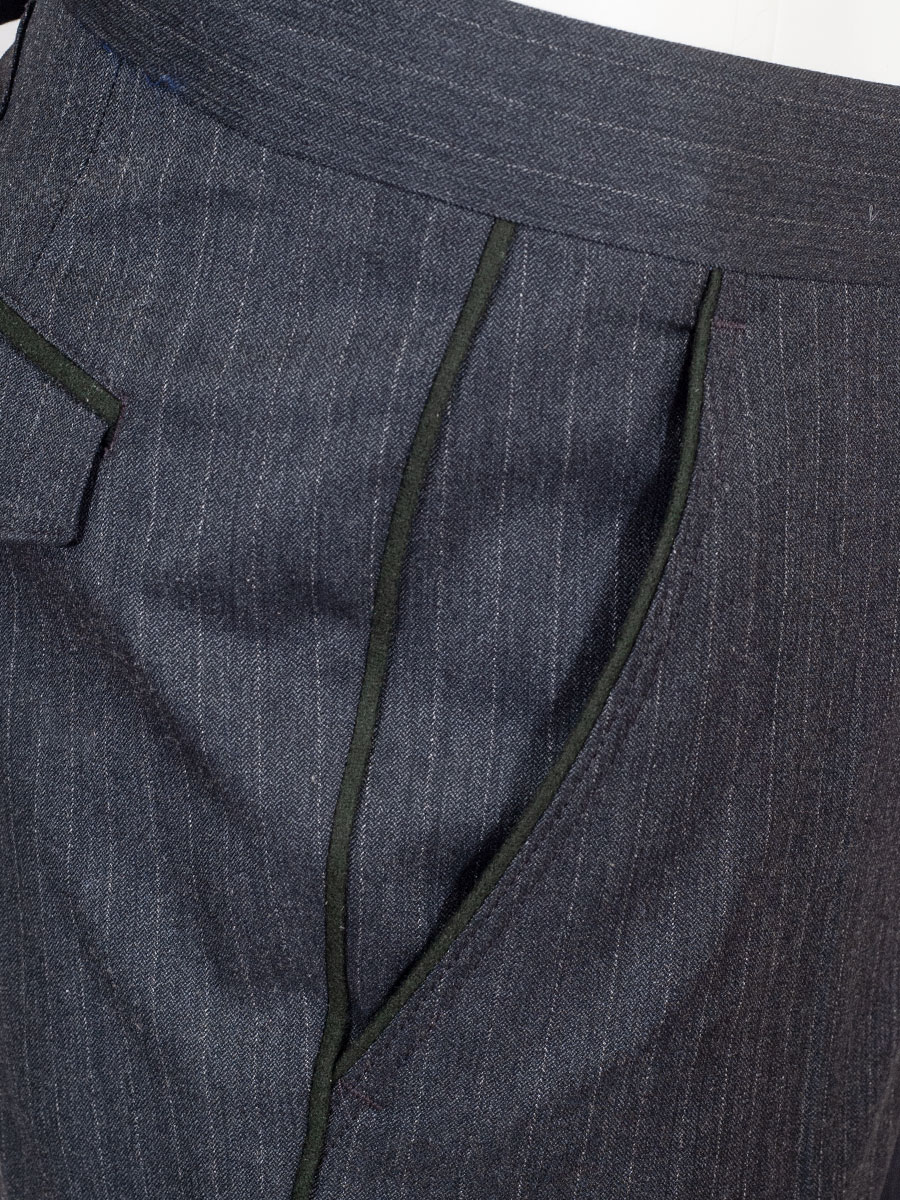 Viererspitz Stresemannhose Jakob, dunkelgrau, fein gestreift, seitlich grünes Paspol #4
