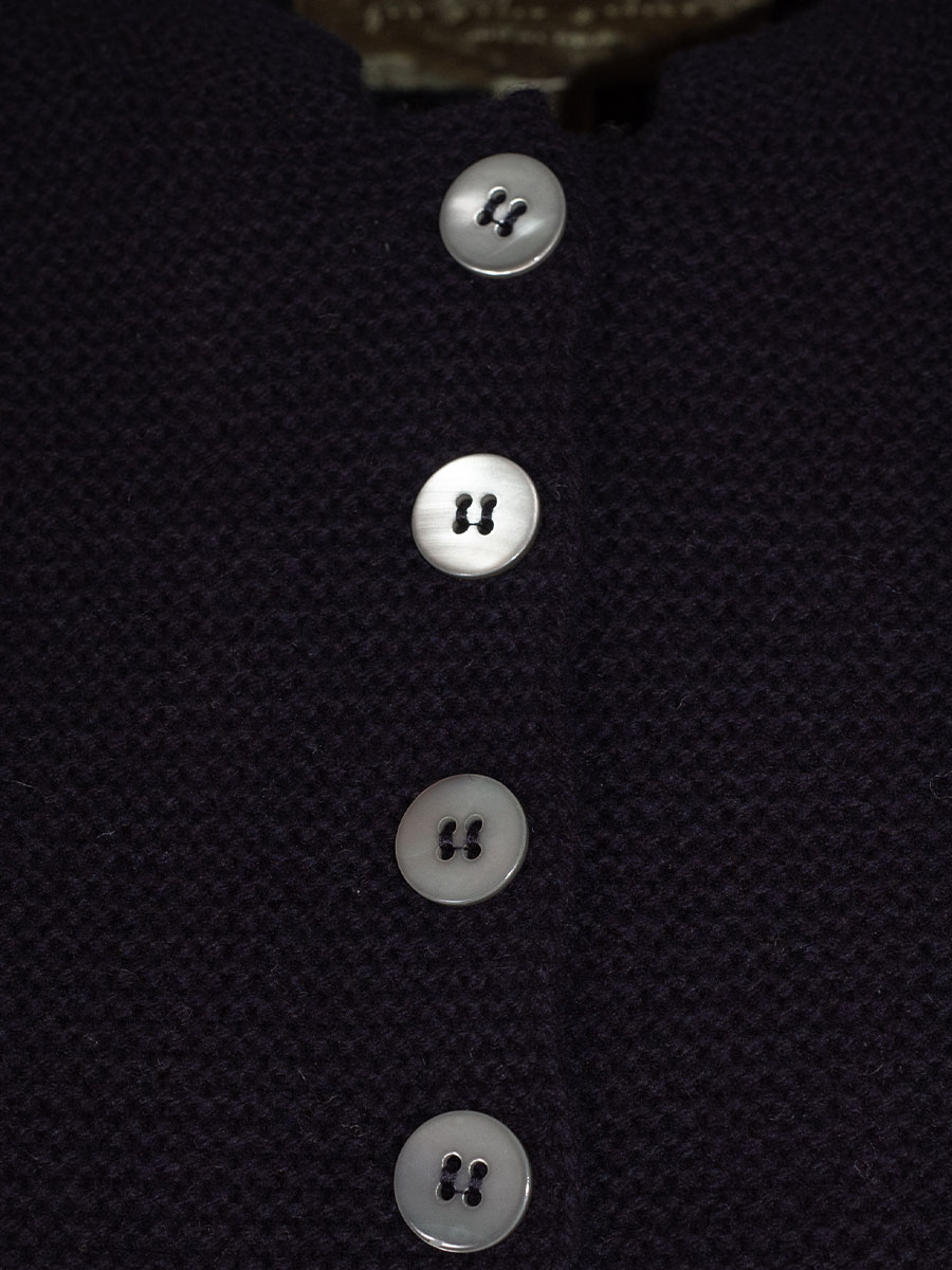 fei scho schee Strickjacke, marineblau, Häkelrand in hellblau-weiß, kurz #3