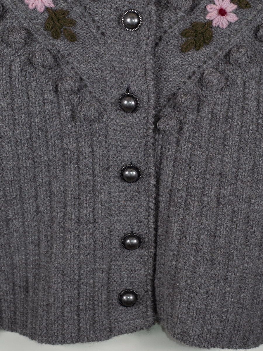 fei scho schee Strickjacke midgrey, Blumenstick, Noppenmuster #5