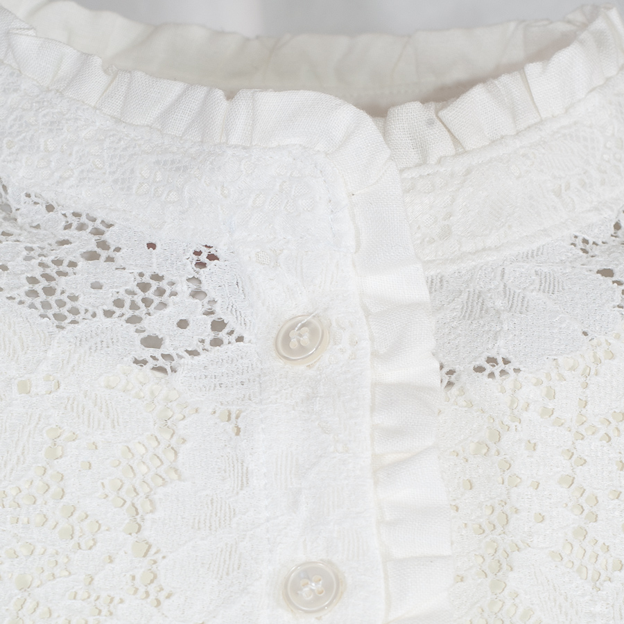 KINGA MATHE Dirndlbluse Gina, naturweiß, Spitze, hochgeschlossen, Kragen mit Rüschen #4