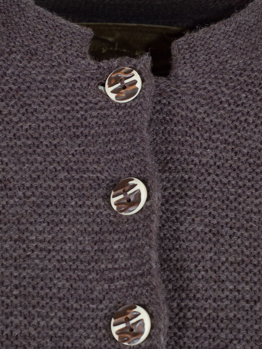 fei scho schee Strickjacke, braun-beige, Rückenfalte #3