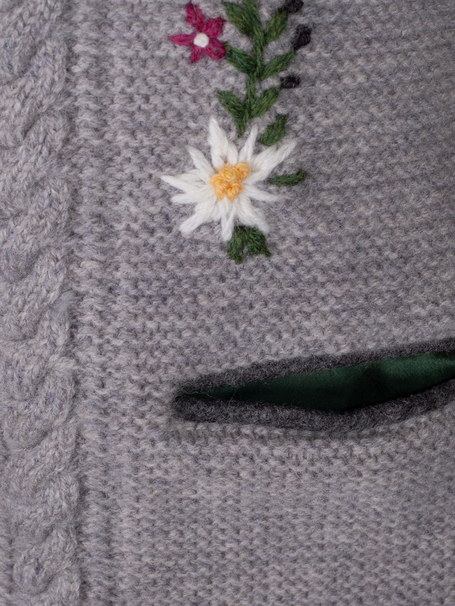 hausg'macht Strickjacke Römerberg, grau, handbestickt #4