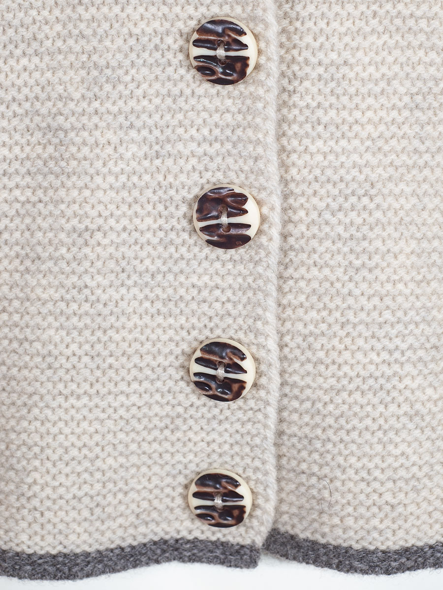 fei scho schee Strickjacke, natural, Einfassung in grau, kurz #3