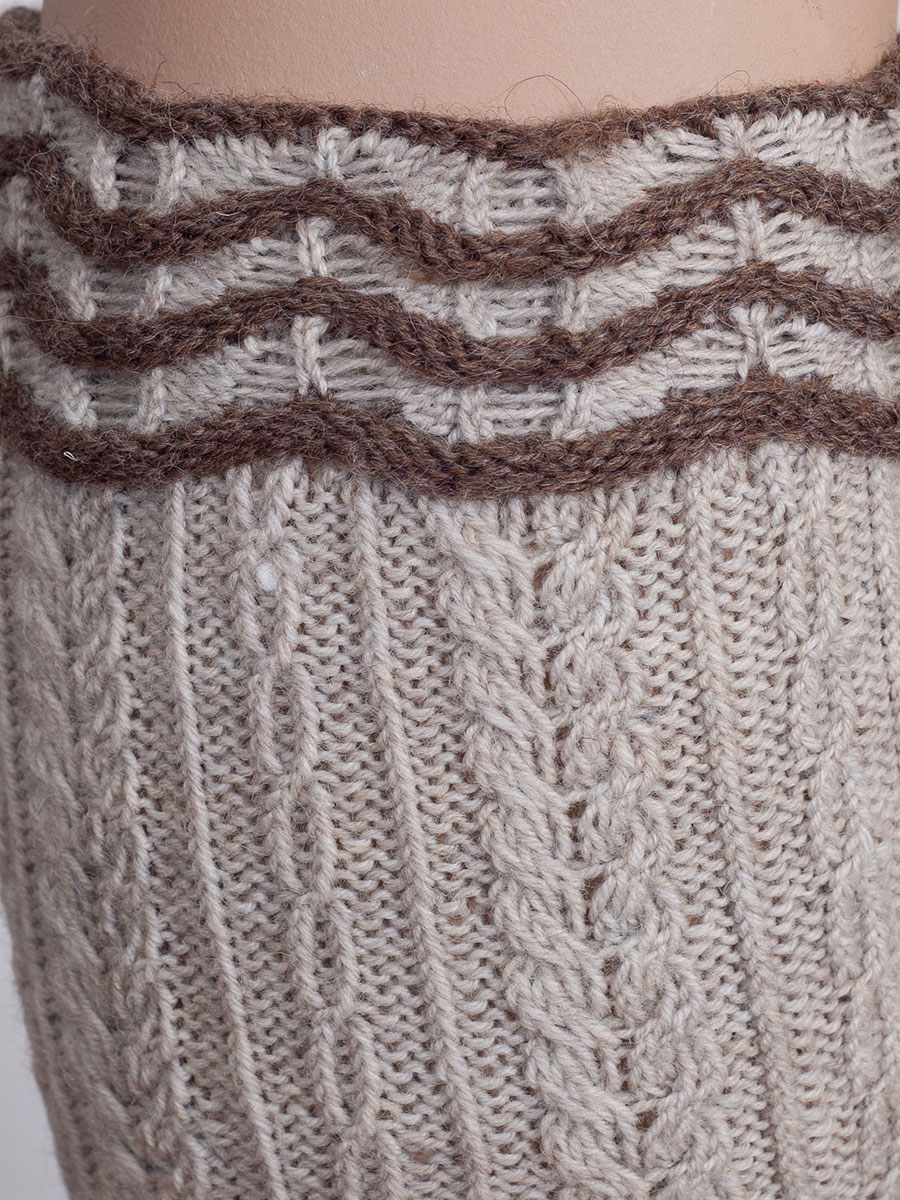 hausg'macht Loferl, beige-mittelgrau, Strick, handgestrickt #2