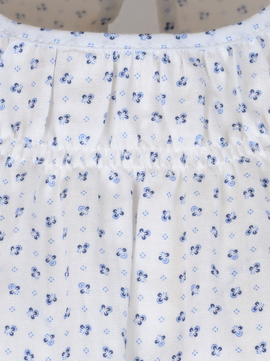 Anna Damenbluse weiß mit blauen Blümchen, Puffarm #2