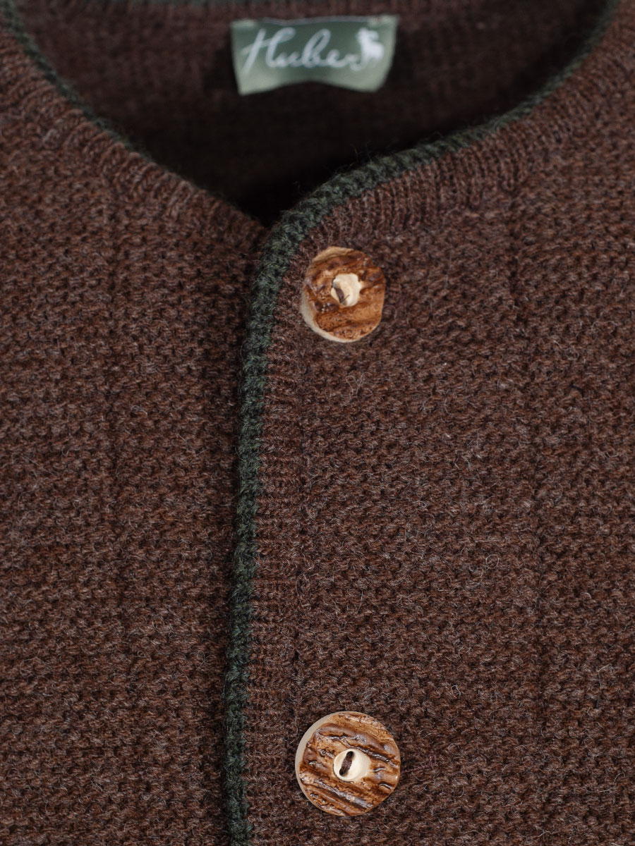 Huber Strickjacke Gerhard, dunkelbraun, grüne Einfassung, Hirschhornknöpfe #4