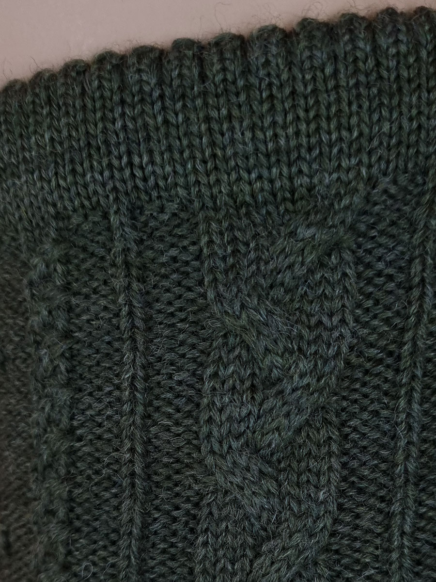 Gottseidank Kniestrumpf Loisach, bronzegrün, Zopfmuster #2