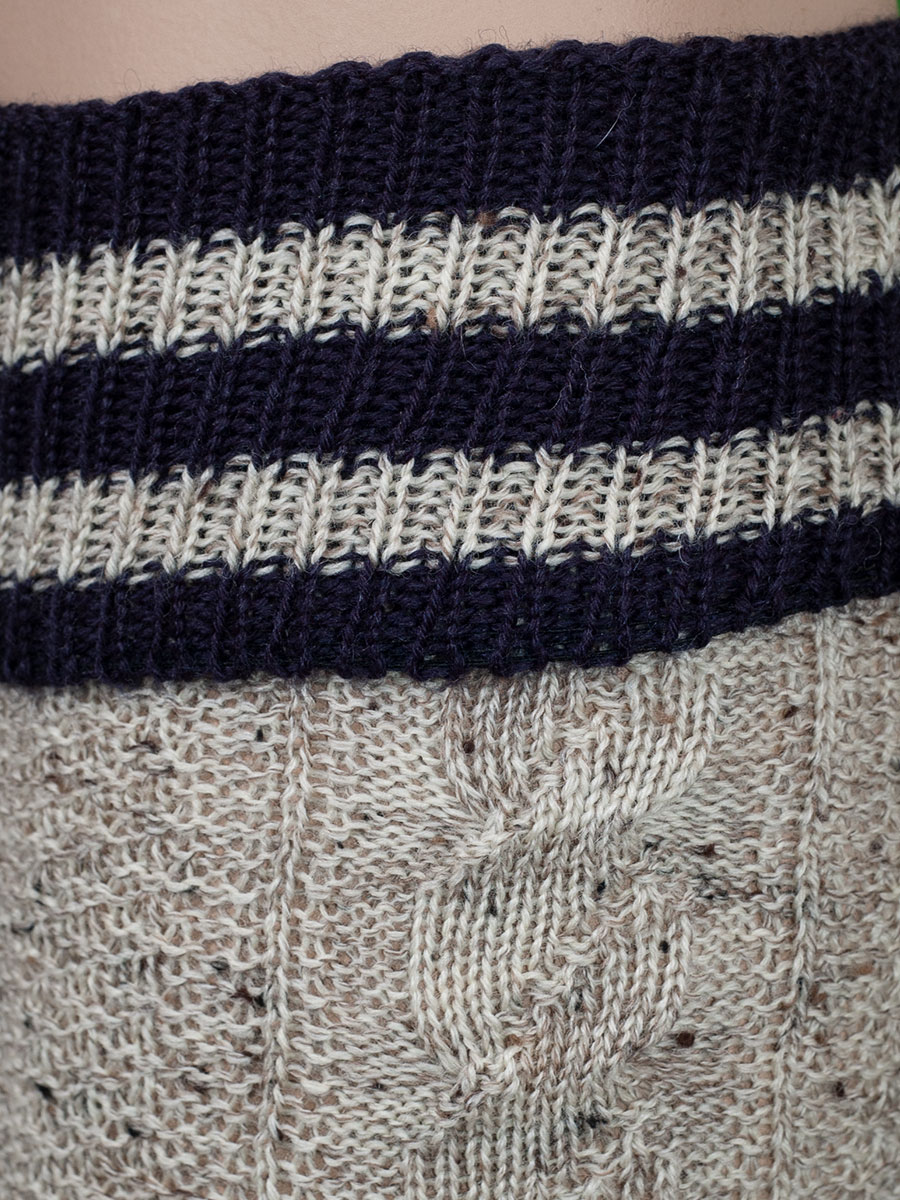 Lusana Umschlagstrumpf beige mit blau, mit Zöpfe #3