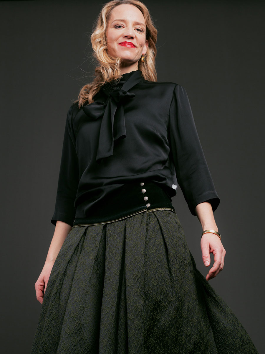 Rockmacherin Satinbluse Antonia, schwarz, große Schleife #2