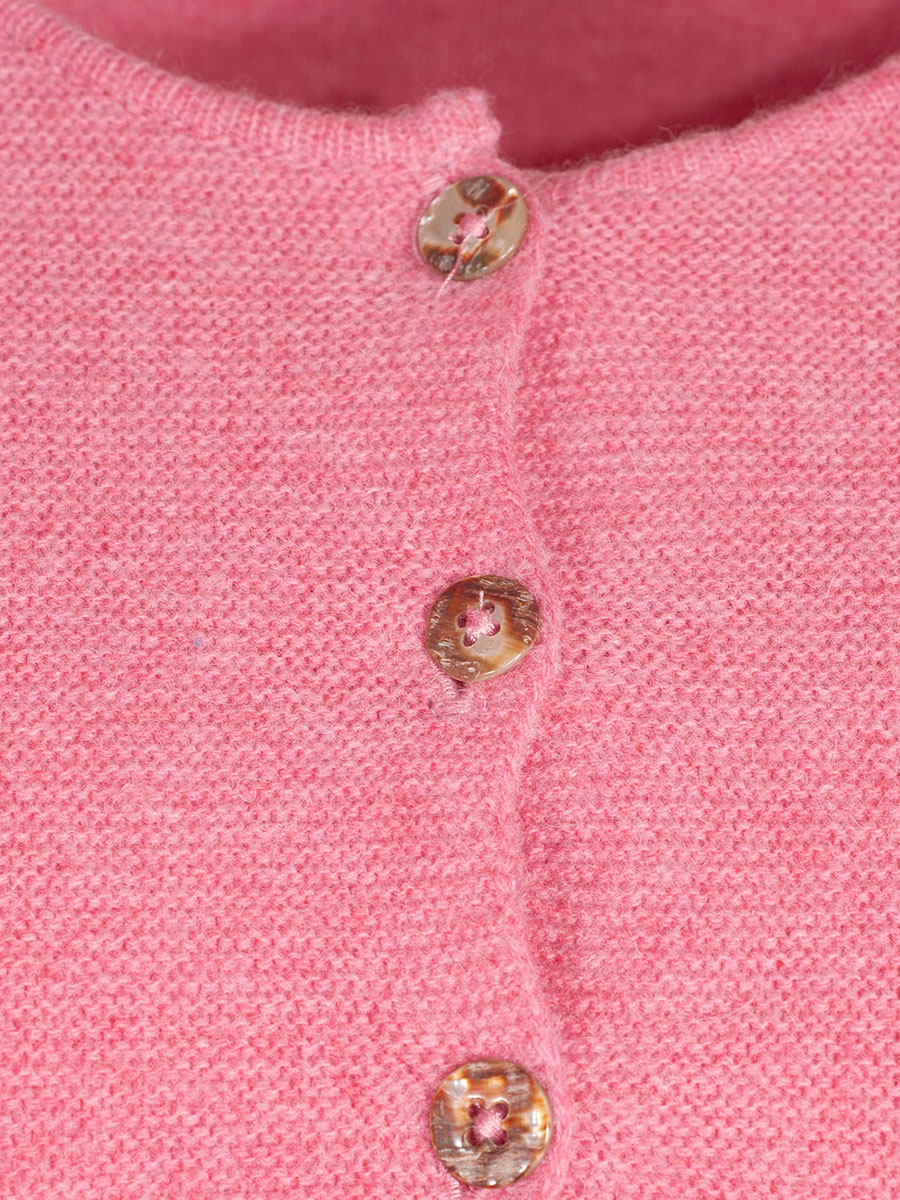 Heidi Strickjacke, koralle, Perlmuttknöpfe, glatt gestrickt, fein #3