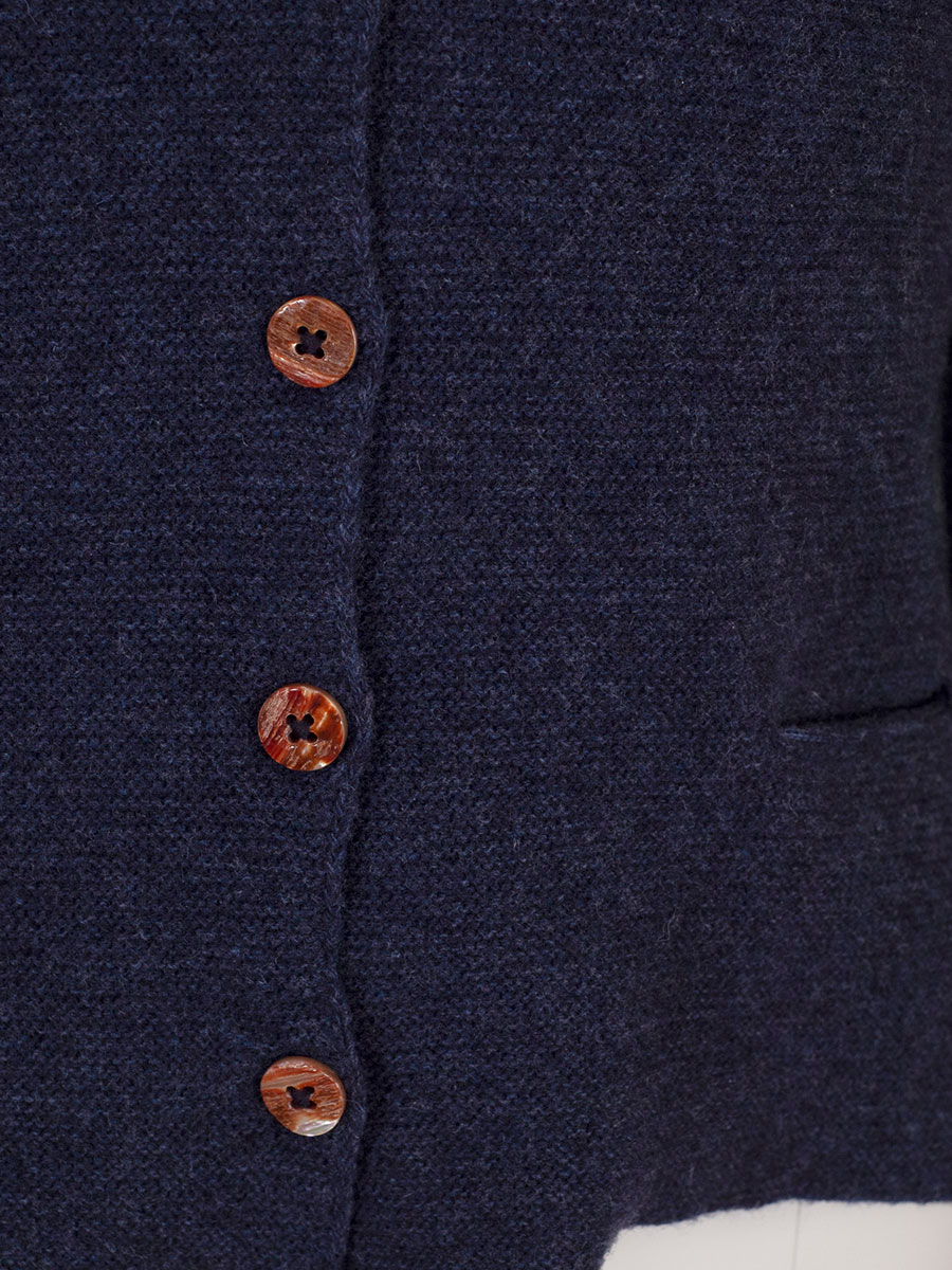 Heidi Strickjacke, jeansblau, Perlmuttknöpfe, glatt gestrickt, fein #5