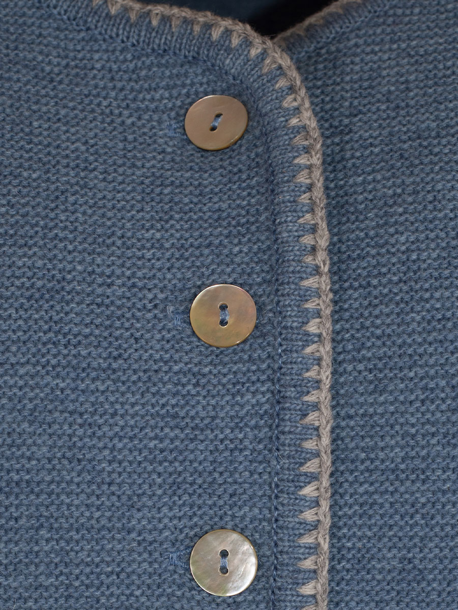 Huber Strickweste Freyi, blau, silbergraue Einfassung #3
