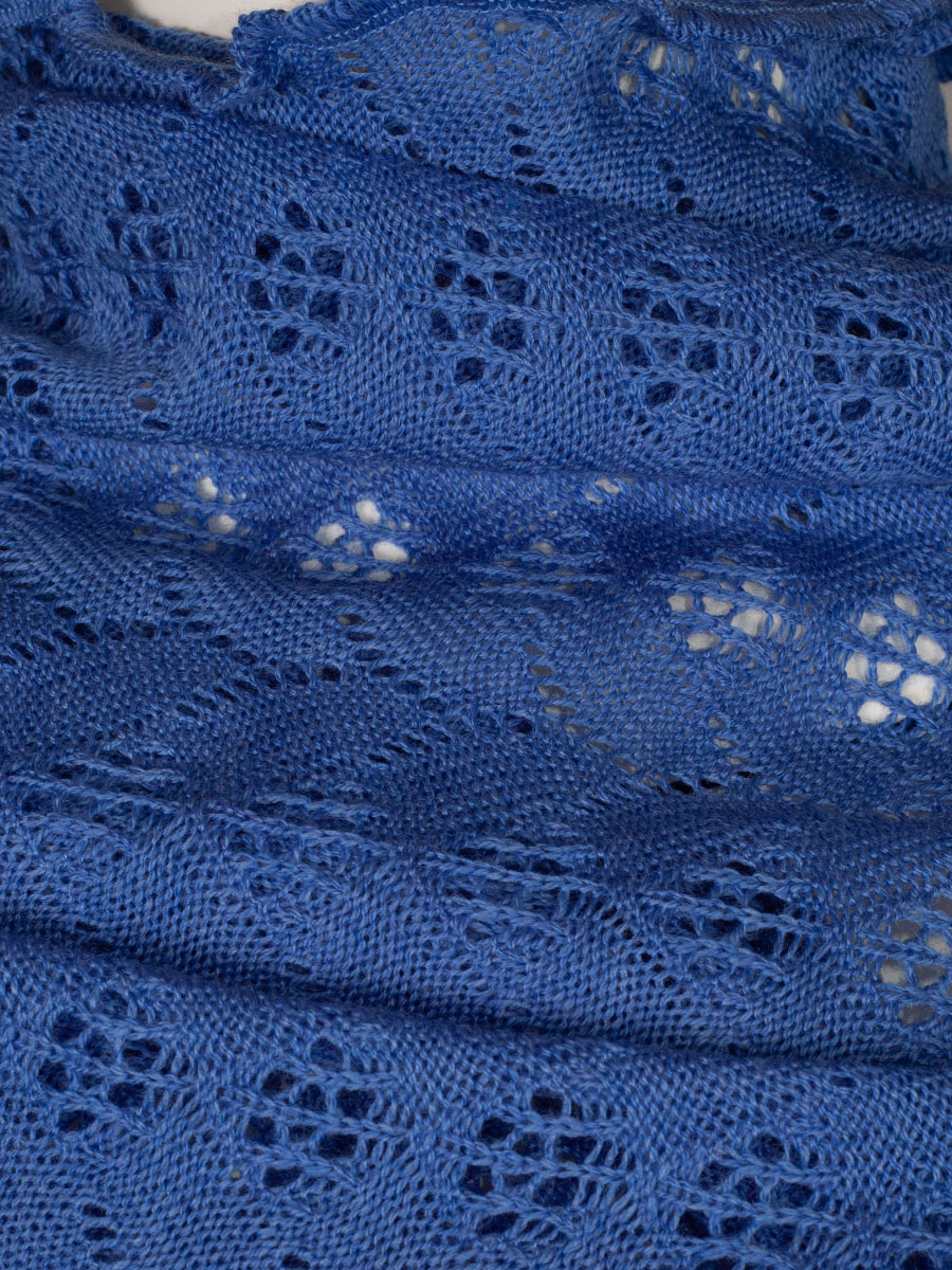 Wenger Strickstola Sofia, blau, Lochmuster, gewellter Abschluss #3