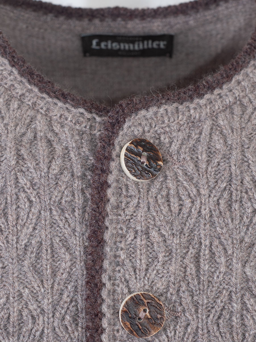 hausg'macht Strickweste Fridolin schlamm, Rautenmuster, Hirschhornknöpfe #3