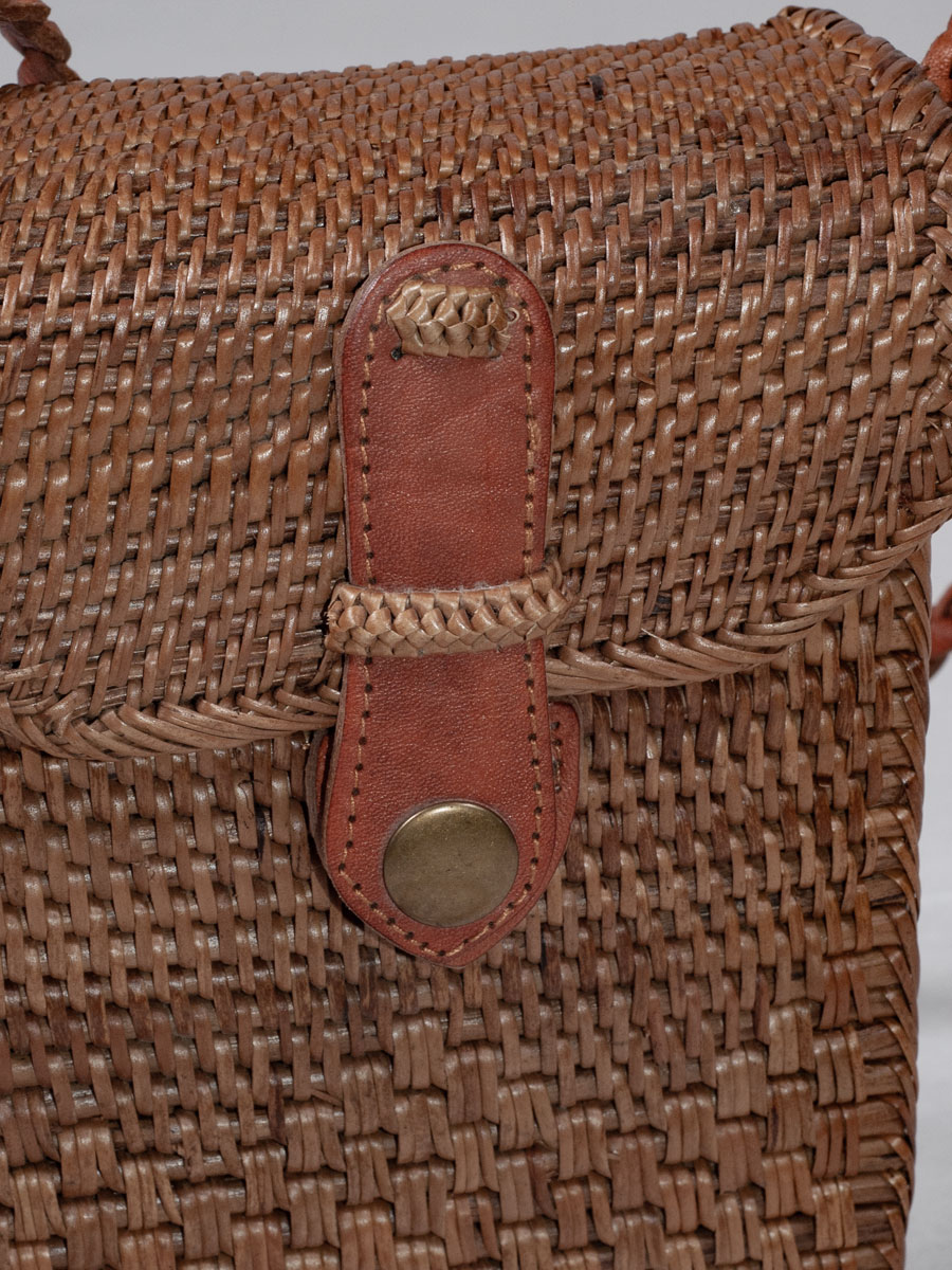 Cassandra Basttasche braun, rechteckig, mit Lederriemen #4