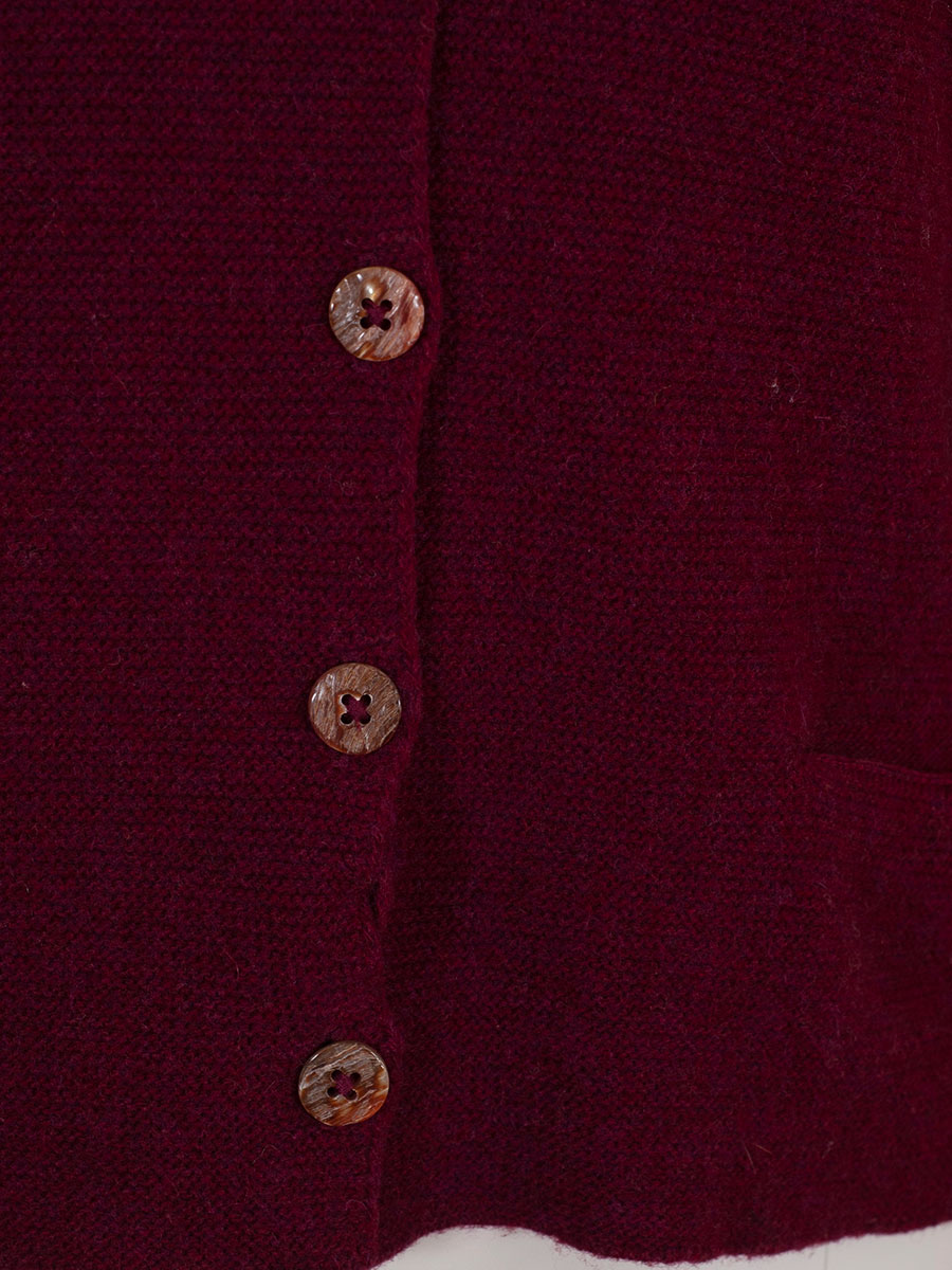 Heidi Strickjacke, bordeaux, Perlmuttknöpfe, glatt gestrickt, fein #5