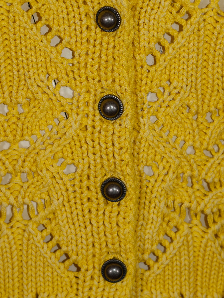fei scho schee Strickjacke, gelb, grobes Häkelmuster, kurz #4