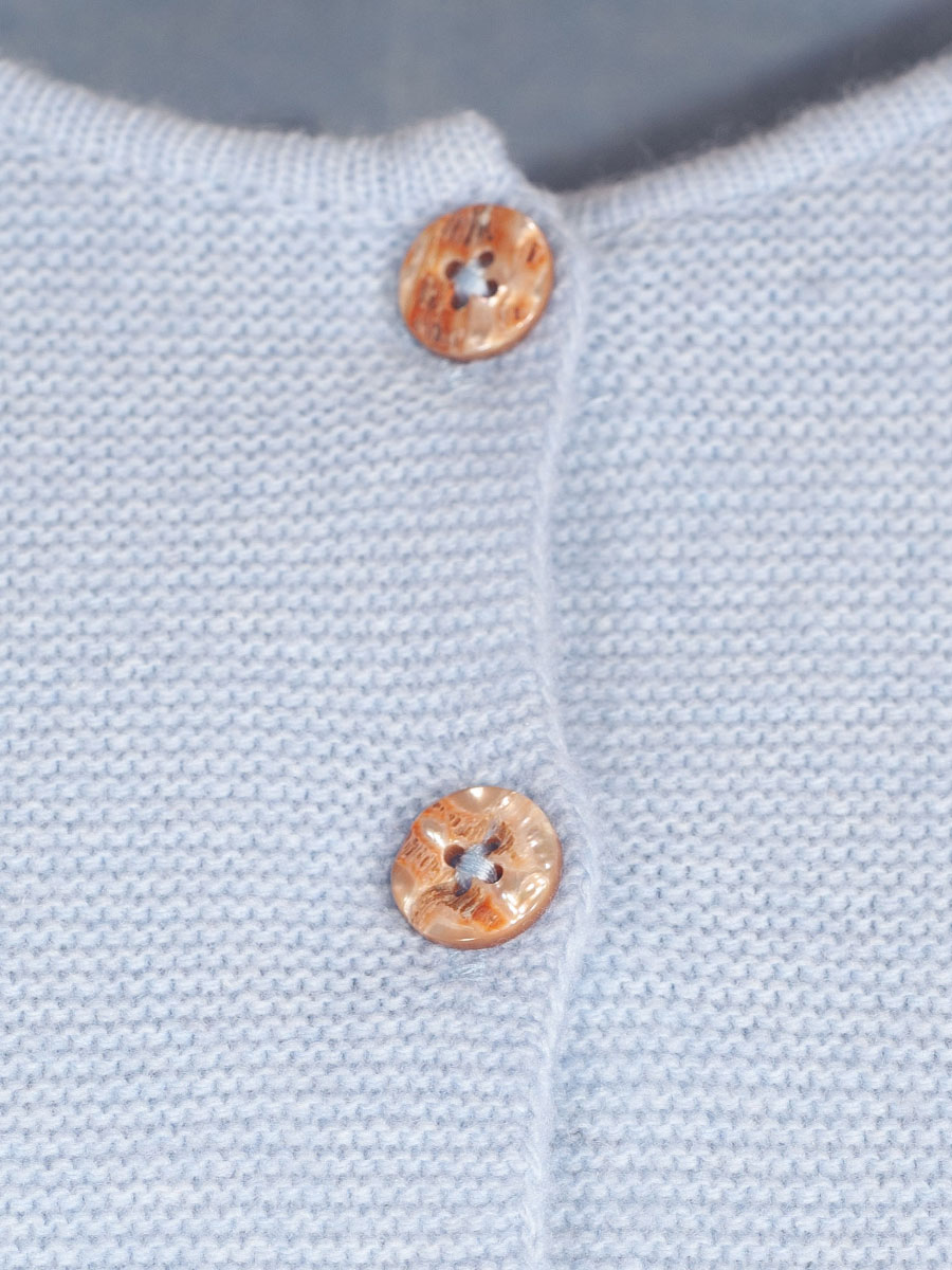 Heidi Strickjacke, sanftblau, Perlmuttknöpfe, glatt gestrickt, fein #3