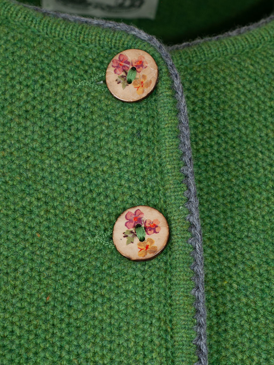 Astrifa Bischofswiesen Strickjacke, grün-grau, Rückenfalte #2
