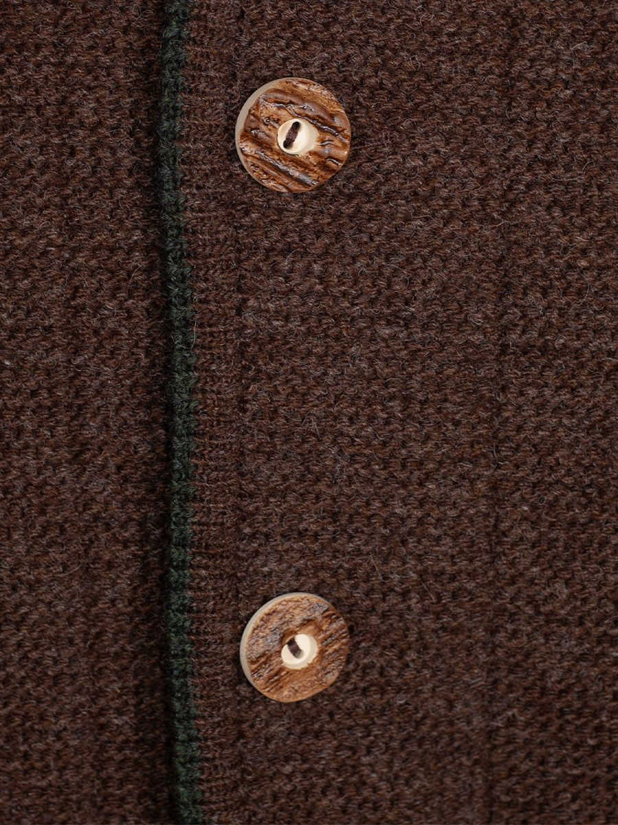 Huber Strickjacke Gerhard, dunkelbraun, grüne Einfassung, Hirschhornknöpfe #3