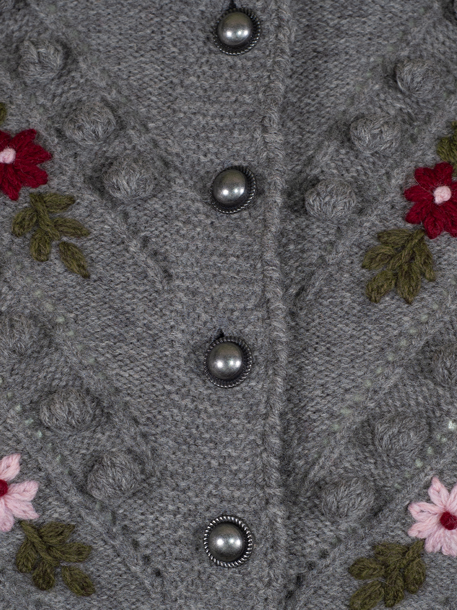 fei scho schee Strickjacke midgrey, Blumenstick, Noppenmuster #3