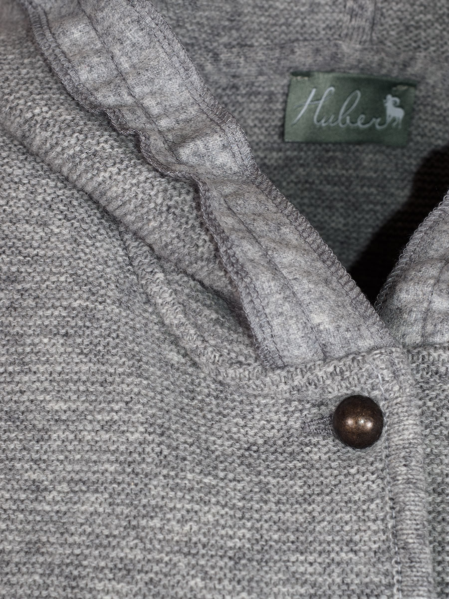 hausg'macht Kapuzen-Strickjacke Heike, silber, Rüschenborte #2