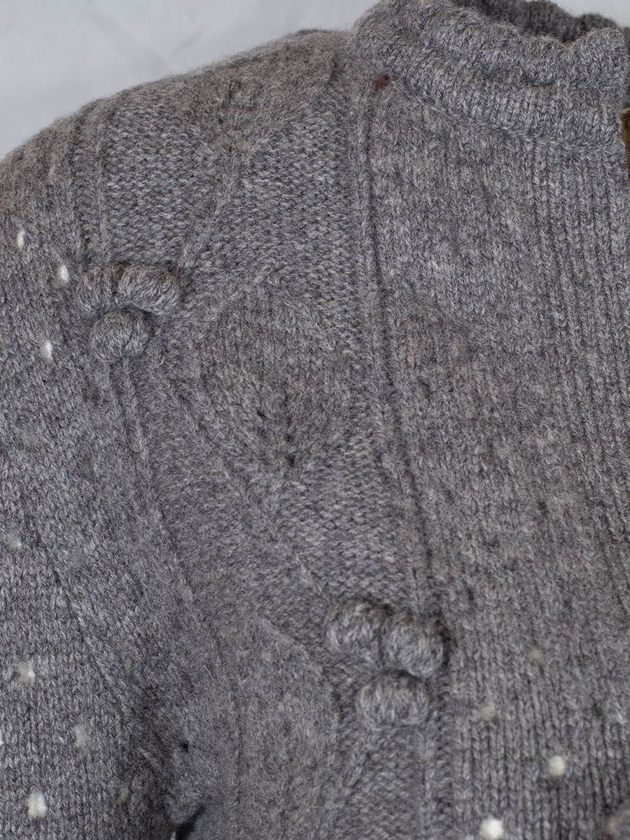 fei scho schee Strickjacke, midgrey, Lochmuster, Schleifen #5