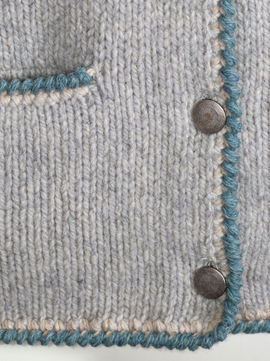 Hammerschmid Tyrol Strickjacke, hellgrau, beige-blaue Einfassung #4