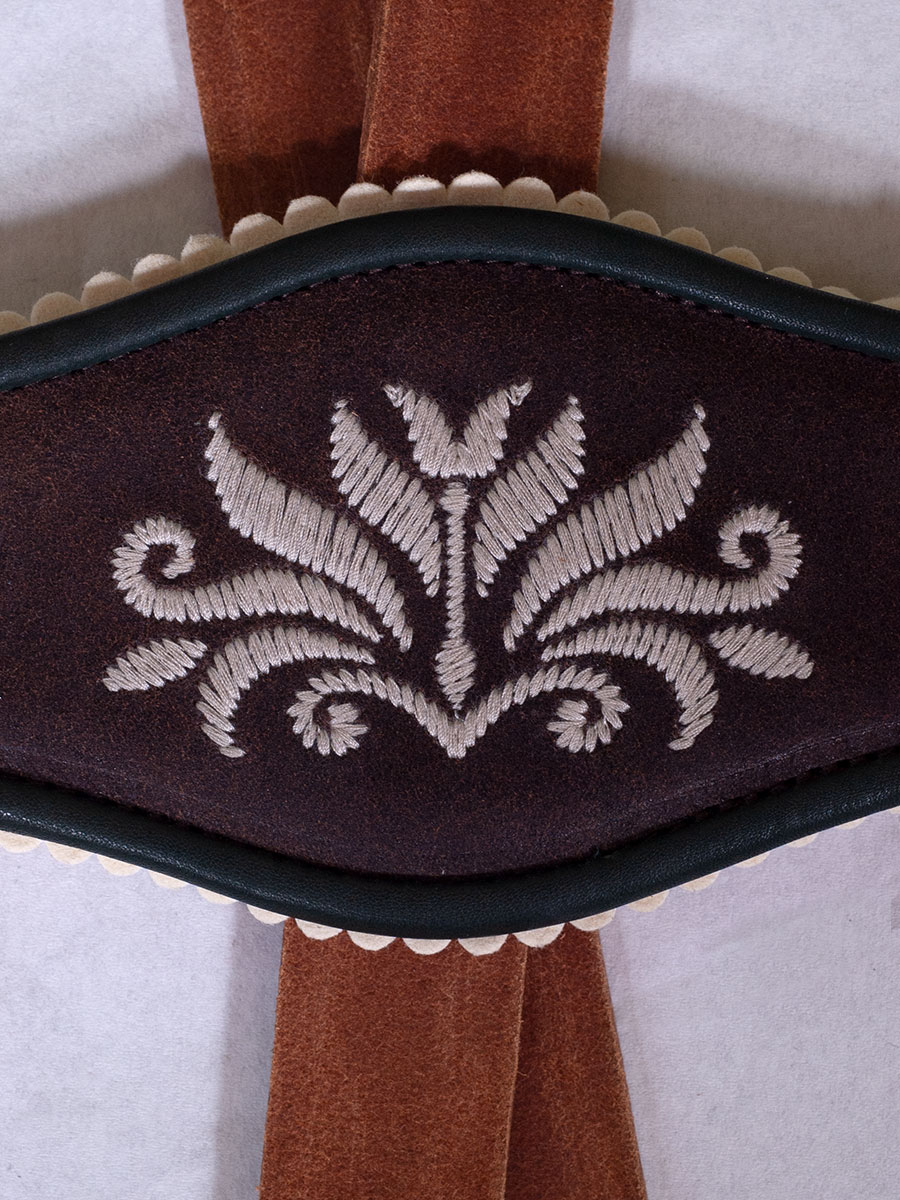 Töpfer Stegträger dunkelbraun, weiße Stickerei #2